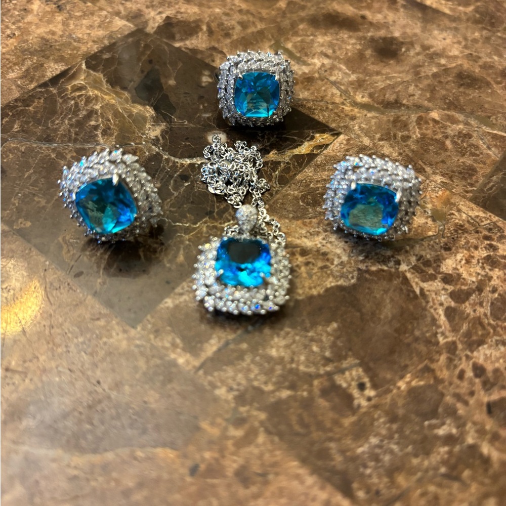 New 3PC JCPenney Blue Quartz/White Sapphire Silver Necklace, Earrings, Ring set! - Picture 2 of 9